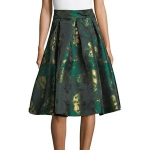 ELIZA J SKIRT GREEN, BLACK, GOLD  METALLIC SIZE 6